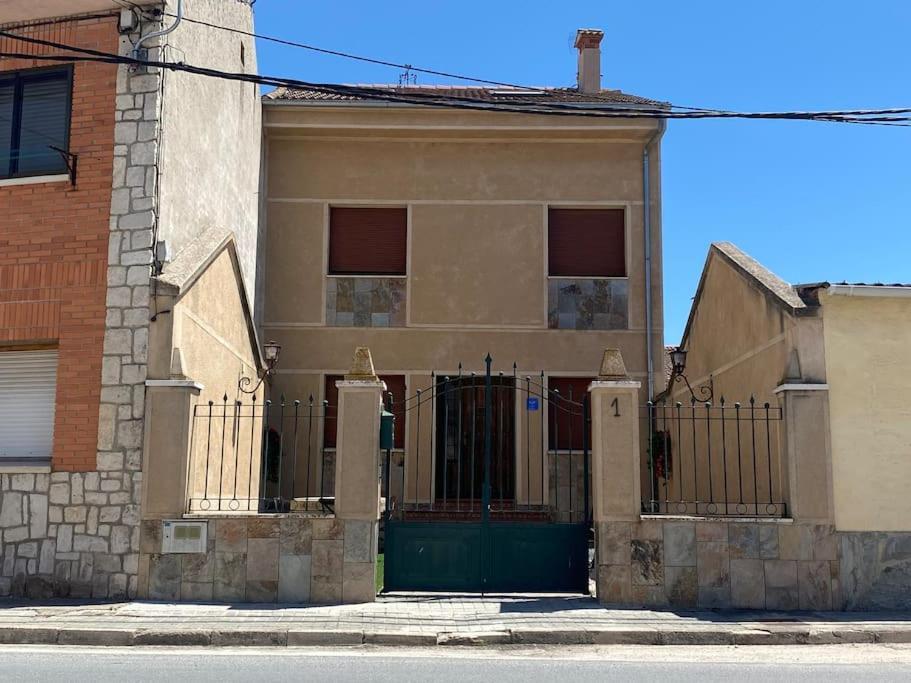 Casa Gonzalez Villa Mozoncillo Exterior photo